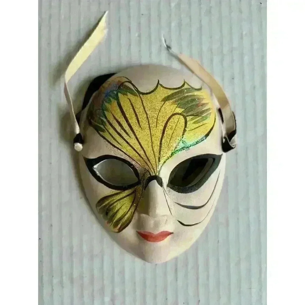 Vintage Ceramic Face Art 4.5"‎ Wall Decor In Original Box